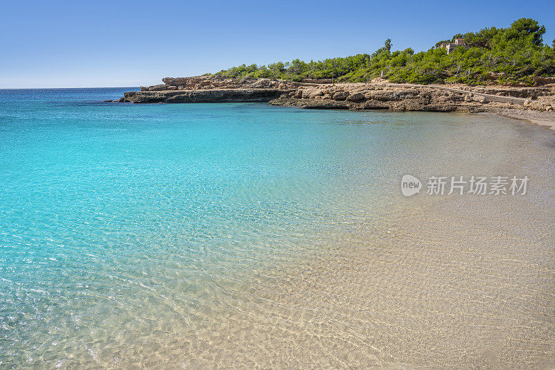 Cala Vidre海滩在Costa dorada Daurada在加泰罗尼亚的塔拉戈纳